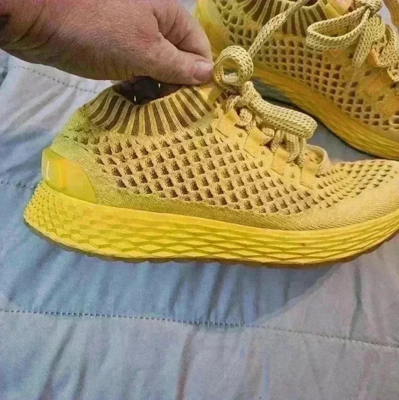 Nobull Size M 8 W 9.5. Color Lemon Drop - Picture 5 of 15